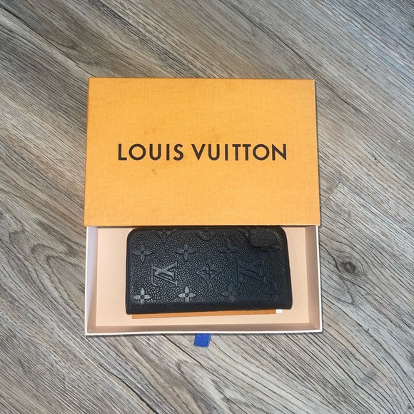 Louis Vuitton iPhone X/XS Folio - Picture 2 of 4